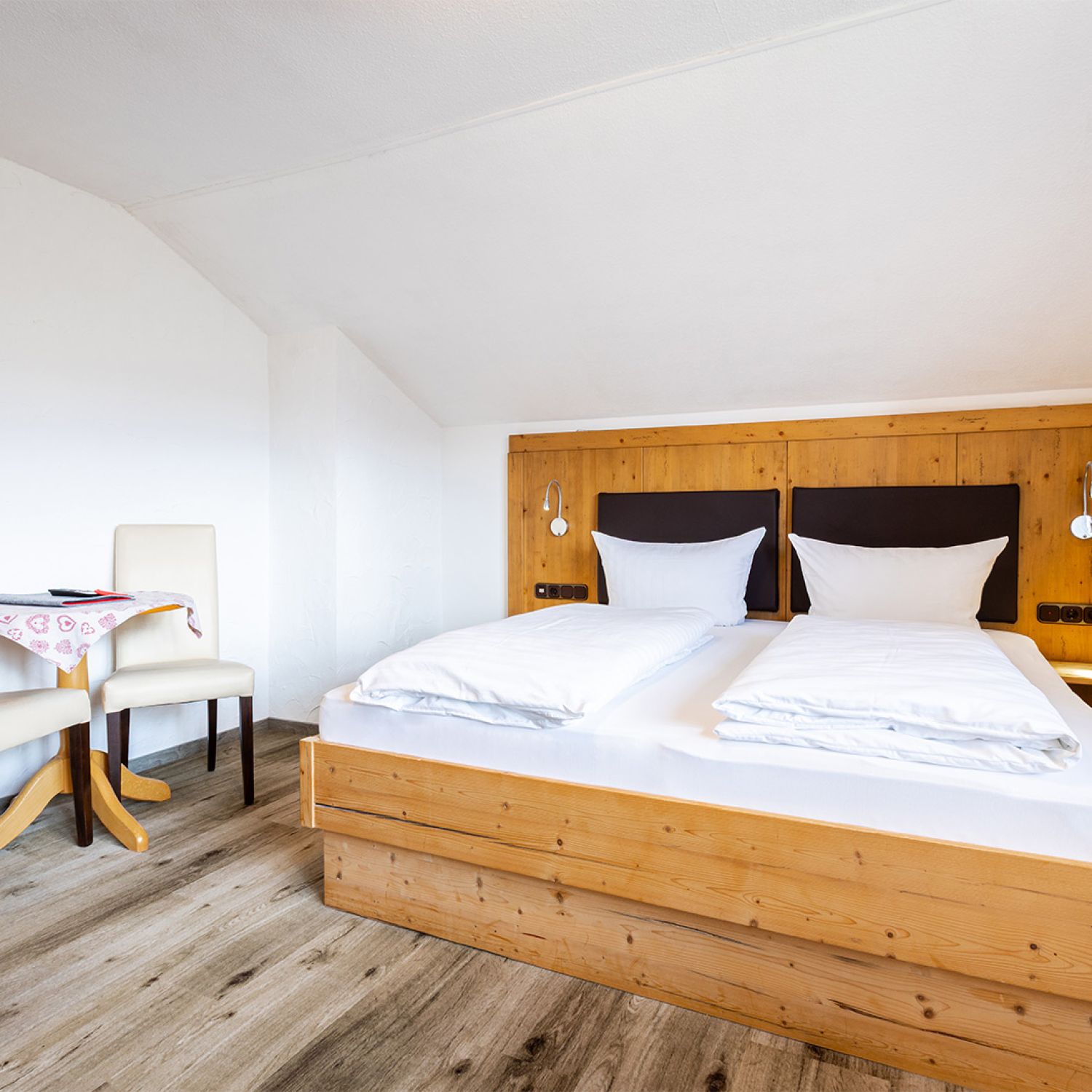 Doppelzimmer im Gästehaus Almenrausch