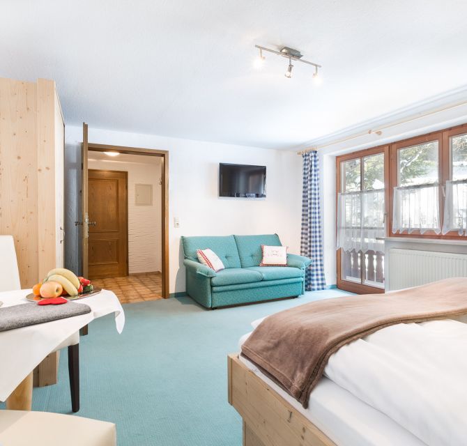 Doppelzimmer im Gästehaus Almenrausch